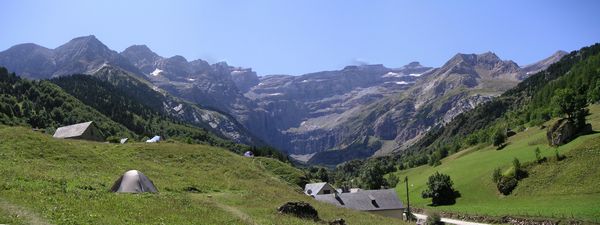 gavarnie.jpg (600x225; 30 KBytes)