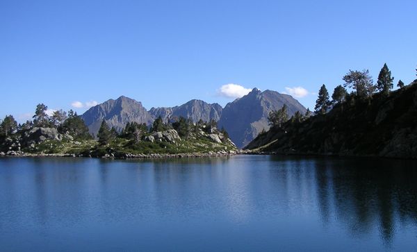 lake.jpg (600x363; 28 KBytes)